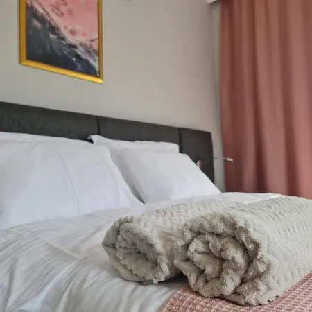 10 Mins To Airport Private Villa *