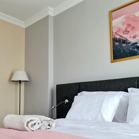 10 Mins To Airport Private Villa *